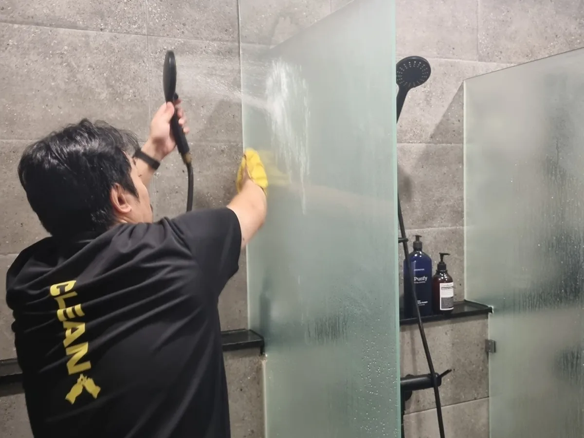 삼척시 가곡면 헬스장 복도·대기 동선 야간 위생청소 사례 - 행진크린