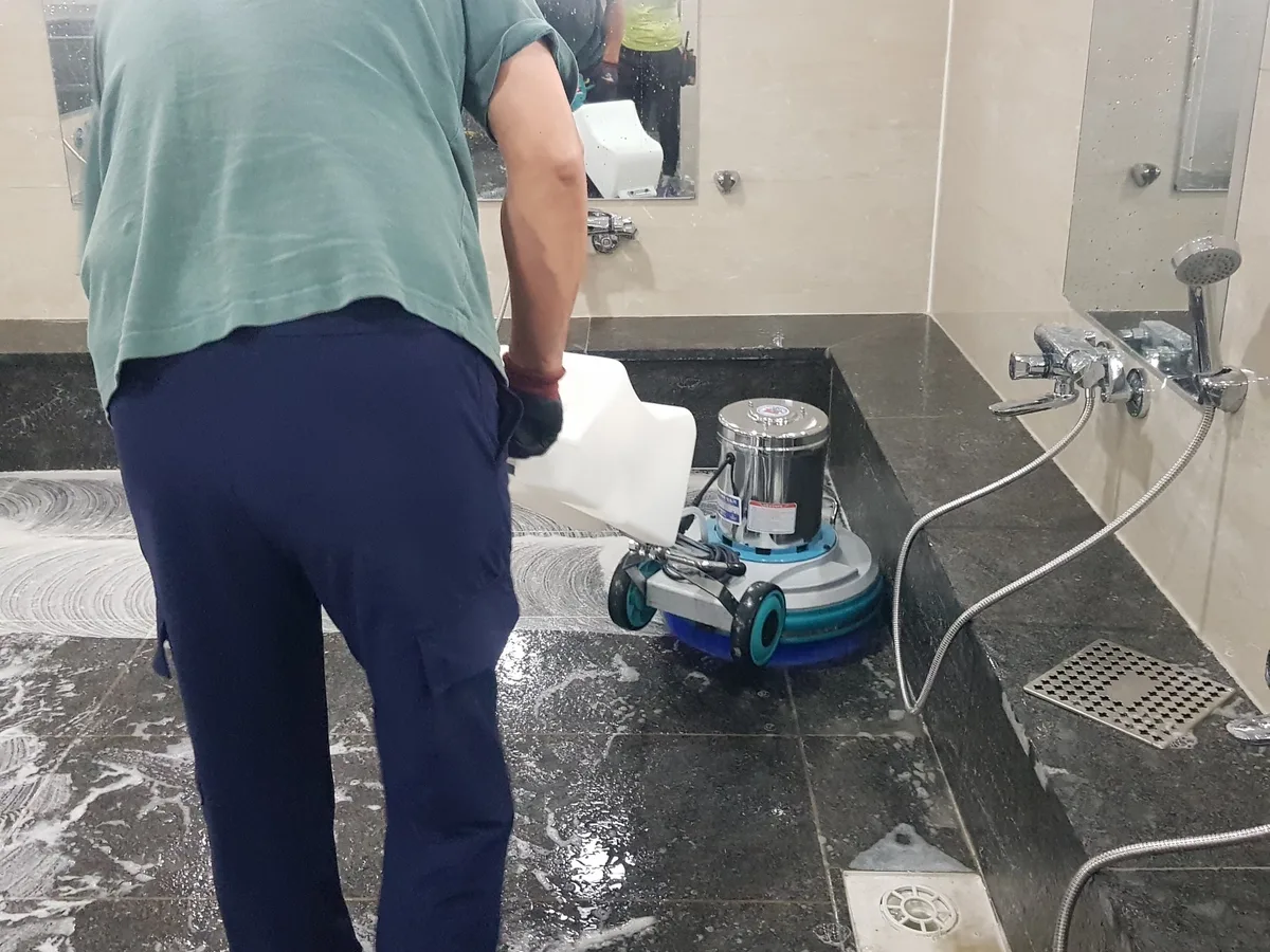 춘천시 석사동 찜질방 수전·샤워기 건식 사우나 위생청소 사례 - 행진크린